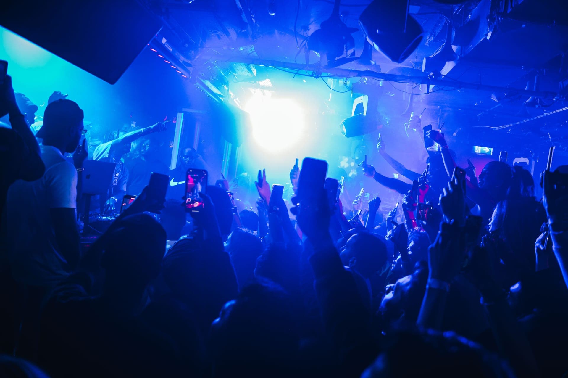 Contact London Clubs Tonight hero background