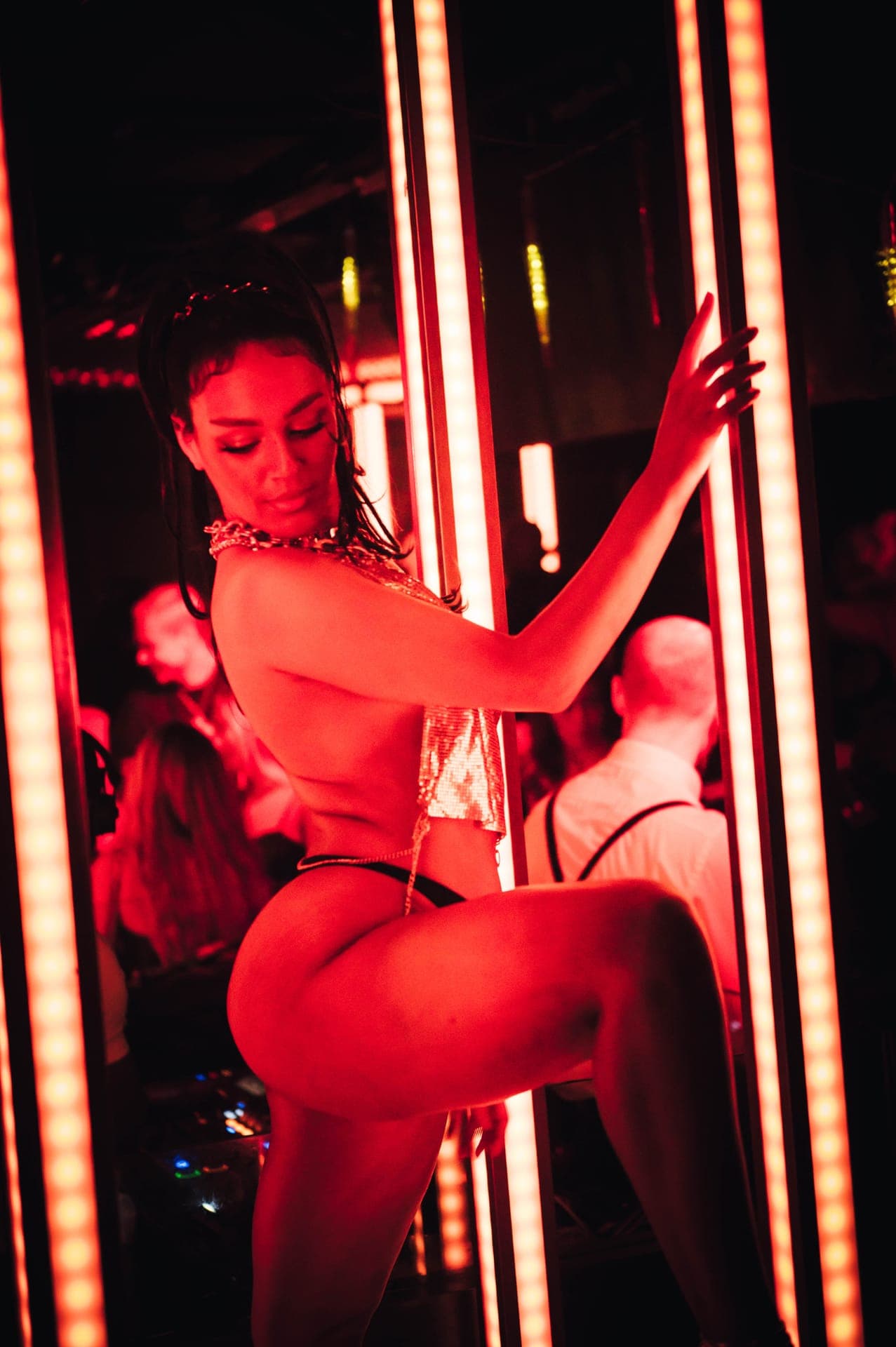 Late night London clubs with dancefloor and DJ booth